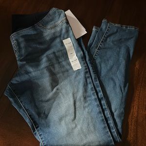 NWT- maternity jeggings- medium wash with full stomach panel- Size 10